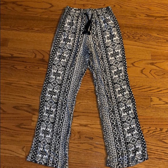 dina be Pants - Dina Be women’s black&white palazzo pants!!